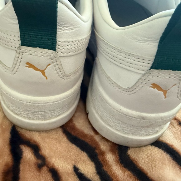 PUMA Women's Platform Sneakers White with Gold Plaque, velvet laces 8.5 - Picture 7 of 7